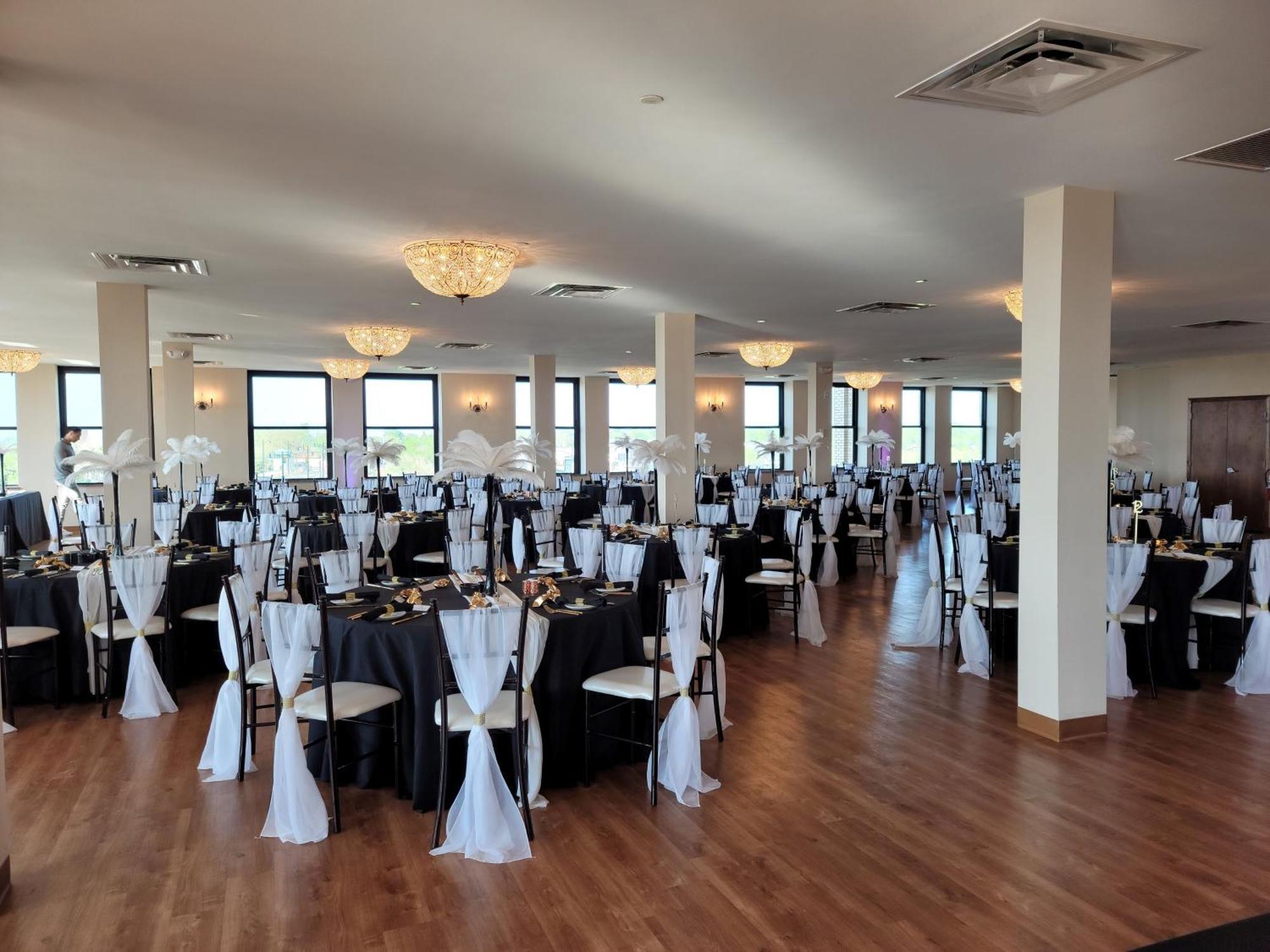 Ariel Broadway Hotel Lorain Екстериор снимка