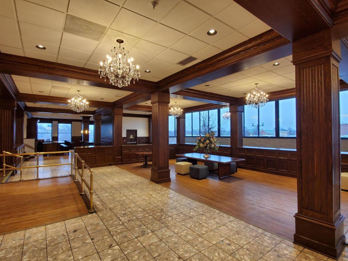 Ariel Broadway Hotel Lorain Екстериор снимка